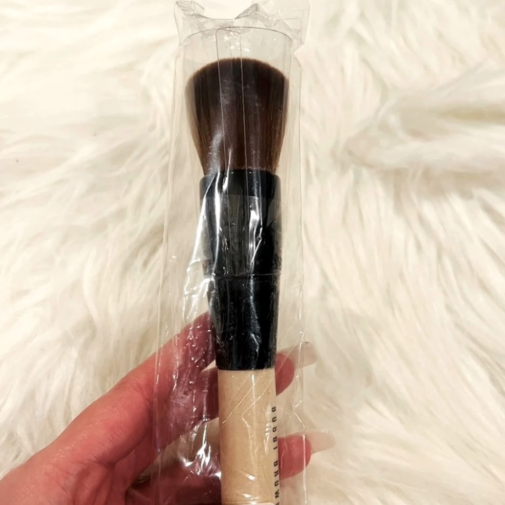 NEW Bobbi Brown Full Coverage Face Brush